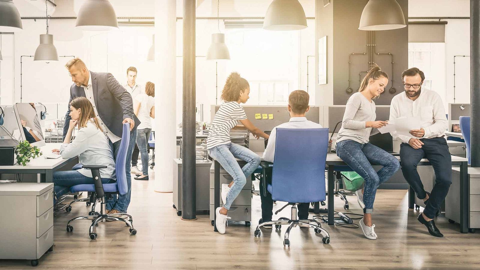 services-06 09-coworking-adobestock-250036555-1920x1080